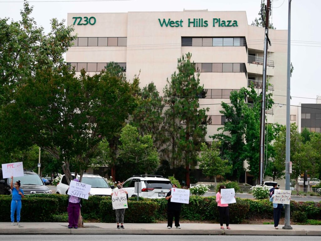 nurses strike over shortage of PPEs